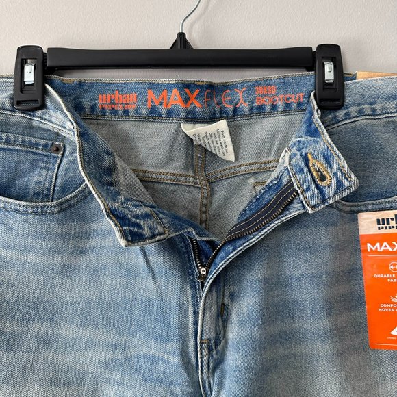 Men's Urban Pipeline™ Slim Bootcut MaxFlex Jeans - Light Wash 38x30 - Picture 7 of 12